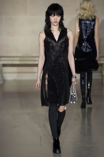 Look 44